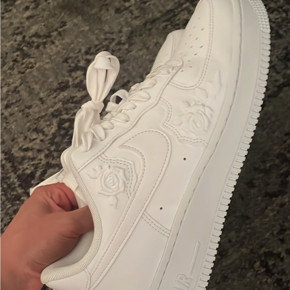 Nike Air Force One White Roses